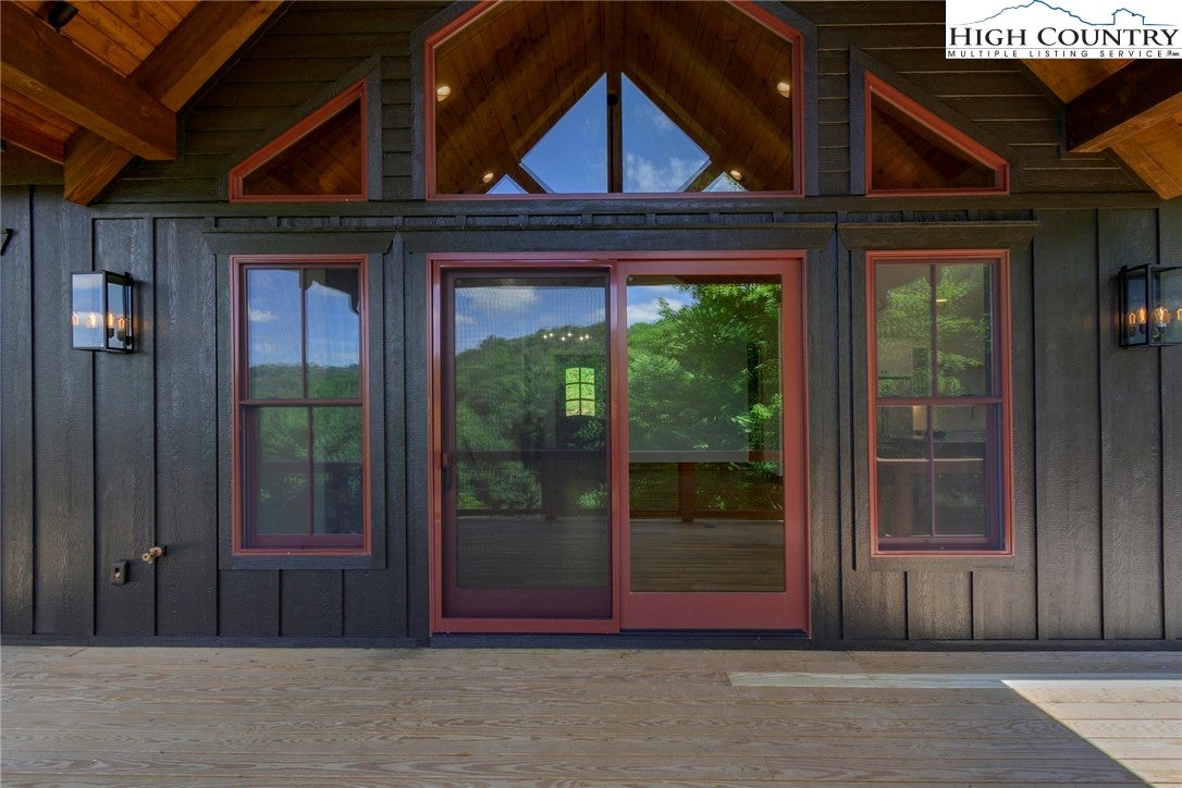 Banner Elk, North Carolina, 28604, United States, ,4 BathroomsBathrooms,Residential,Active,1701928