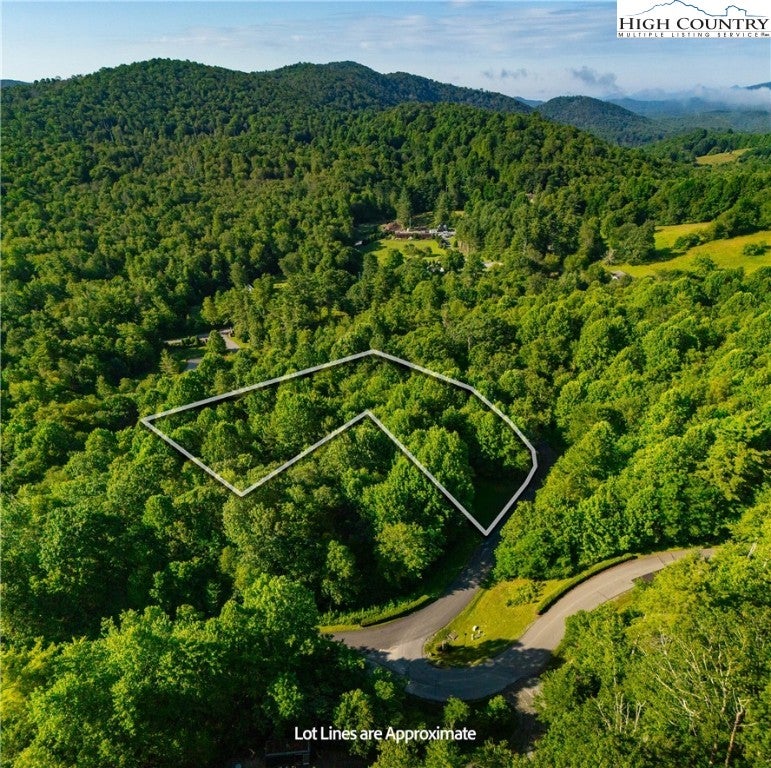 Boone, North Carolina, 28607, United States, 4 Bedrooms Bedrooms, ,5 BathroomsBathrooms,Residential,Active,1985858