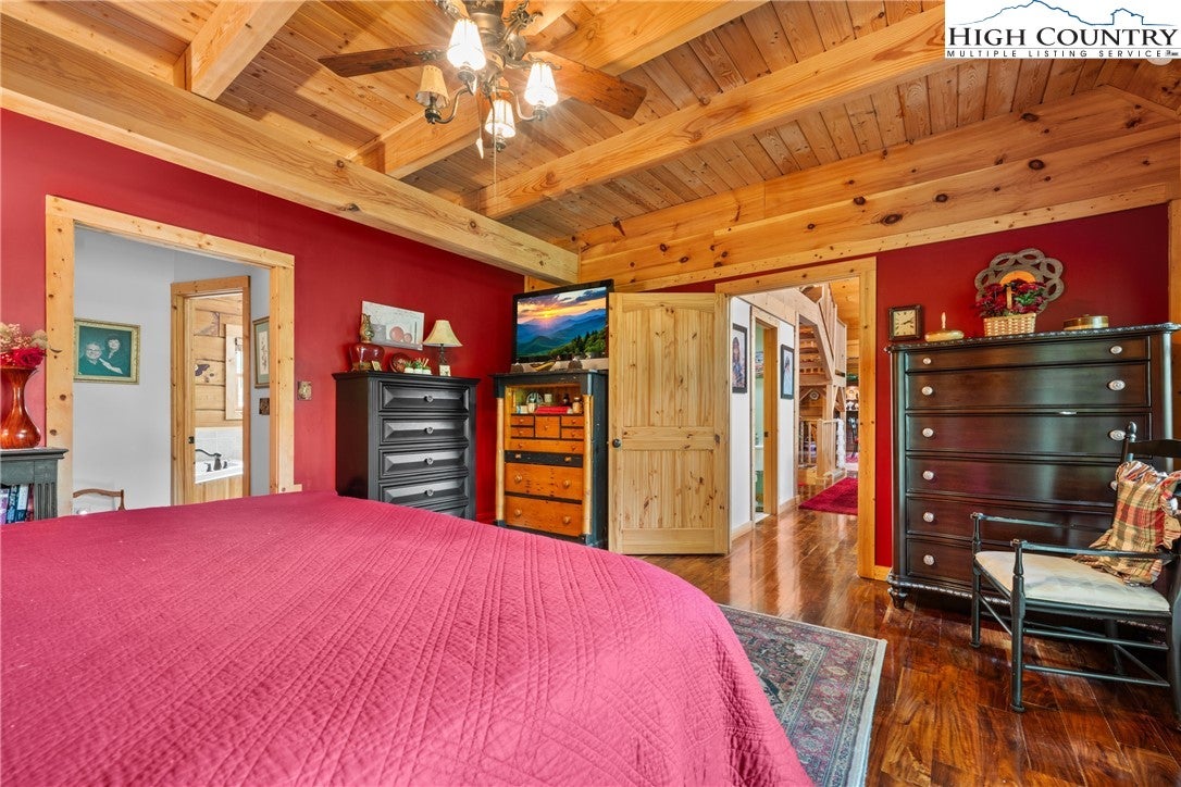 Sugar Grove, North Carolina, 28679, United States, 4 Bedrooms Bedrooms, ,4 BathroomsBathrooms,Residential,Active,1884887