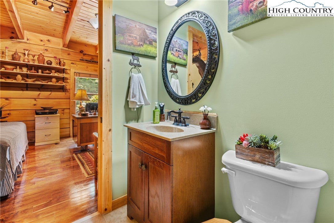 Sugar Grove, North Carolina, 28679, United States, 4 Bedrooms Bedrooms, ,4 BathroomsBathrooms,Residential,Active,1884887