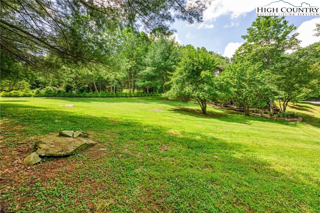 Sugar Grove, North Carolina, 28679, United States, 4 Bedrooms Bedrooms, ,4 BathroomsBathrooms,Residential,Active,1884887