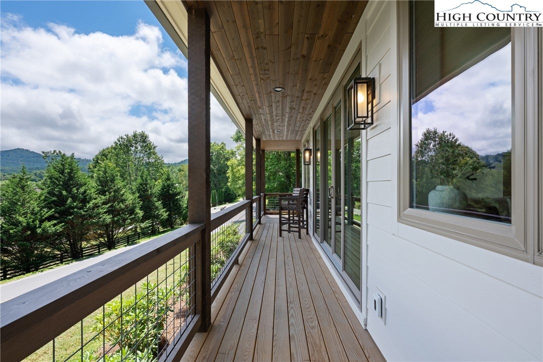 Banner Elk, North Carolina, 28604, United States, 2 Bedrooms Bedrooms, ,3 BathroomsBathrooms,Residential,Active,1912828