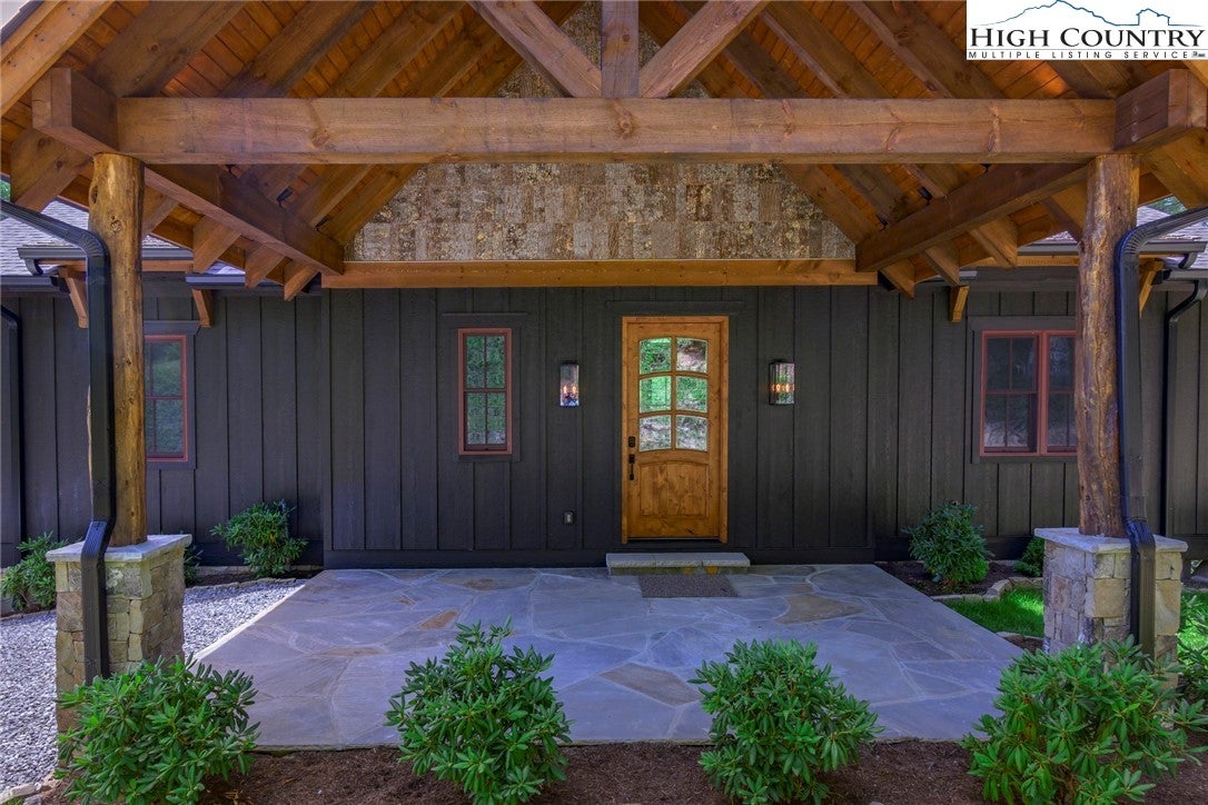 Banner Elk, North Carolina, 28604, United States, ,4 BathroomsBathrooms,Residential,Active,1701928