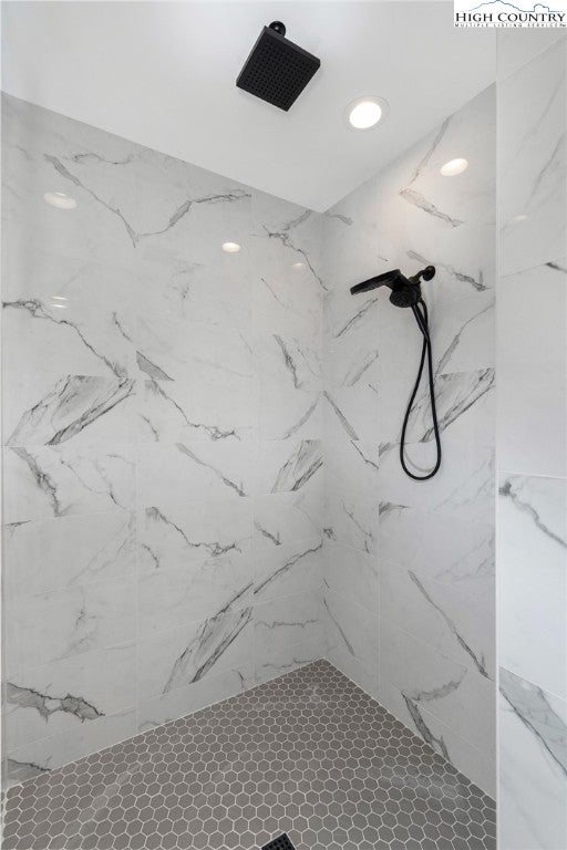 Banner Elk, North Carolina, 28604, United States, ,4 BathroomsBathrooms,Residential,Active,1701928