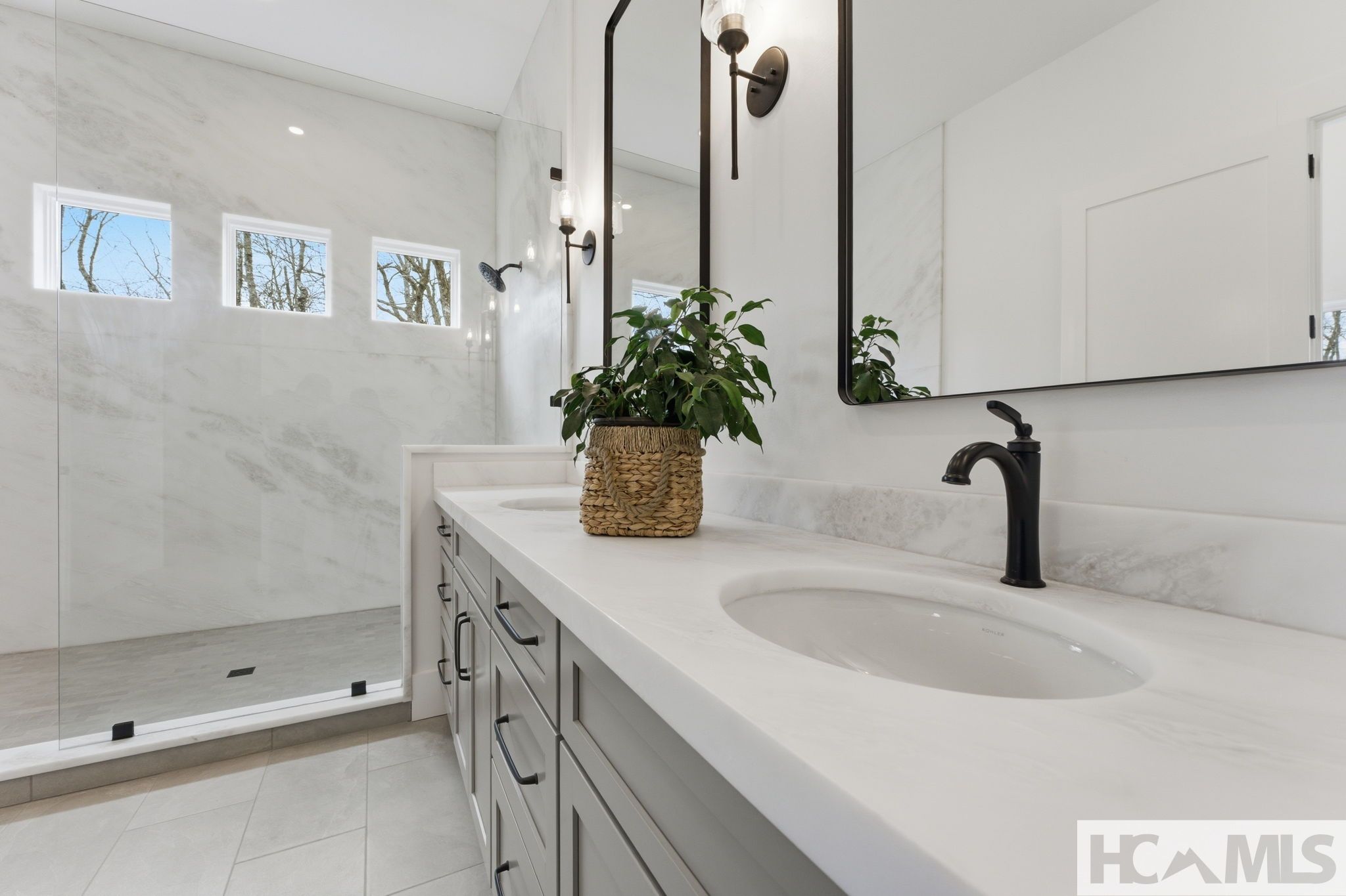 Glenville, North Carolina, 28736, United States, 3 Bedrooms Bedrooms, ,4 BathroomsBathrooms,Residential,Active,2031760