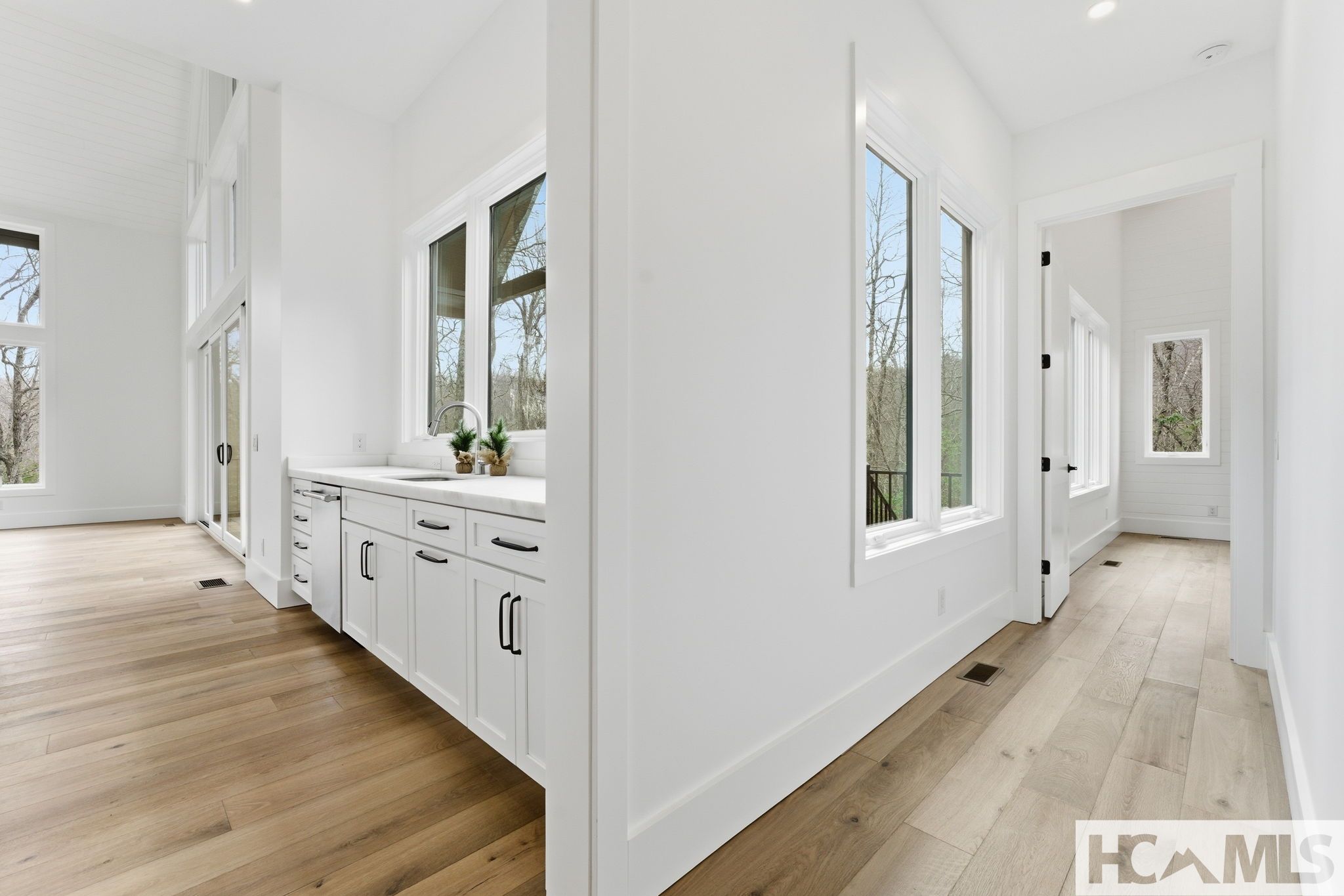 Glenville, North Carolina, 28736, United States, 3 Bedrooms Bedrooms, ,4 BathroomsBathrooms,Residential,Active,2031760