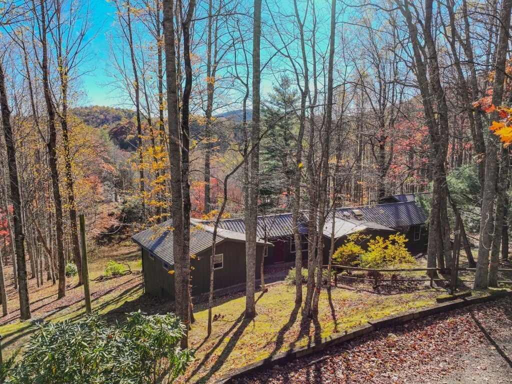 Highlands, North Carolina, 28741, United States, 2 Bedrooms Bedrooms, ,2 BathroomsBathrooms,Residential,Active,1988451