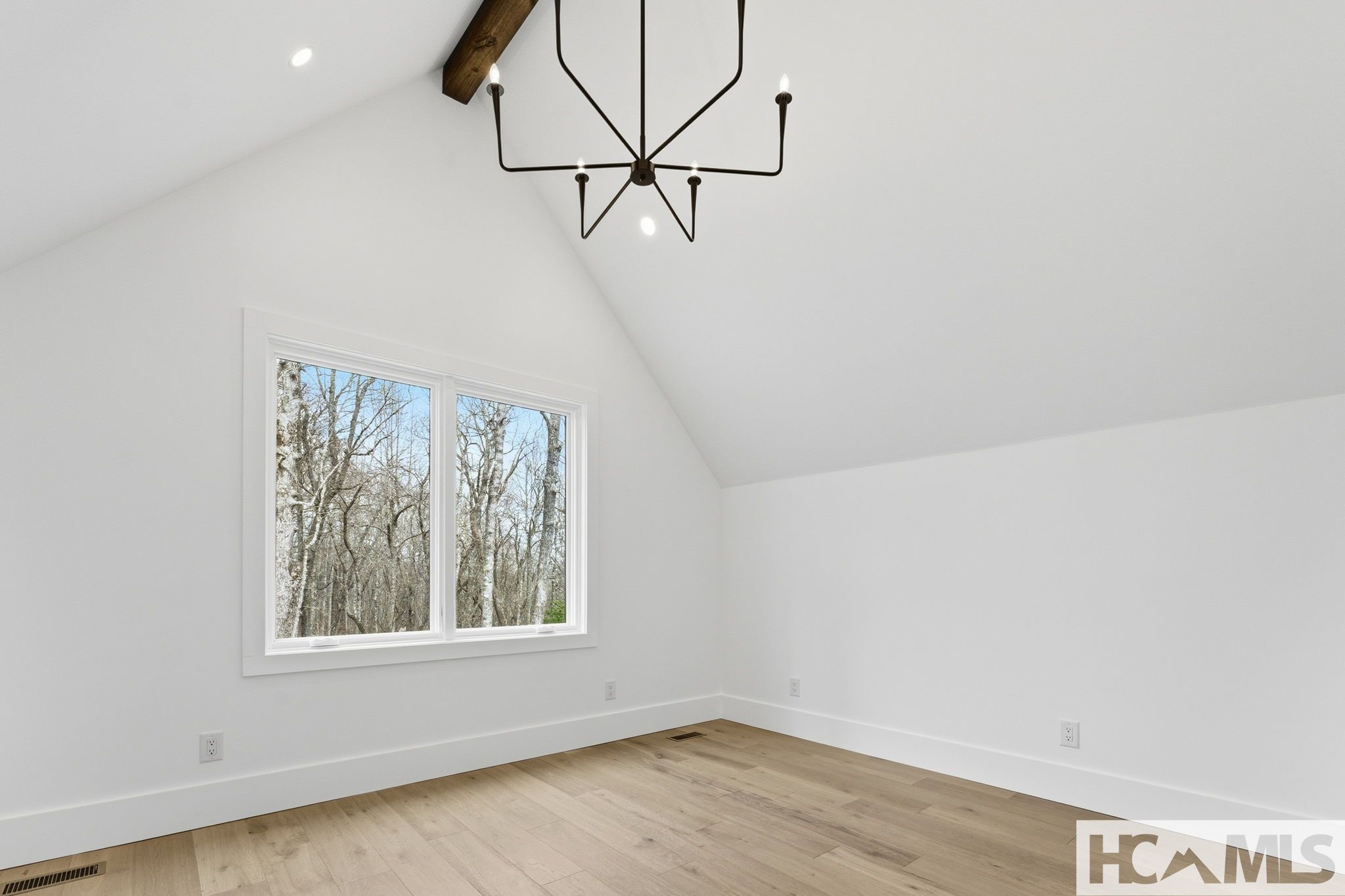 Glenville, North Carolina, 28736, United States, 3 Bedrooms Bedrooms, ,4 BathroomsBathrooms,Residential,Active,2031760