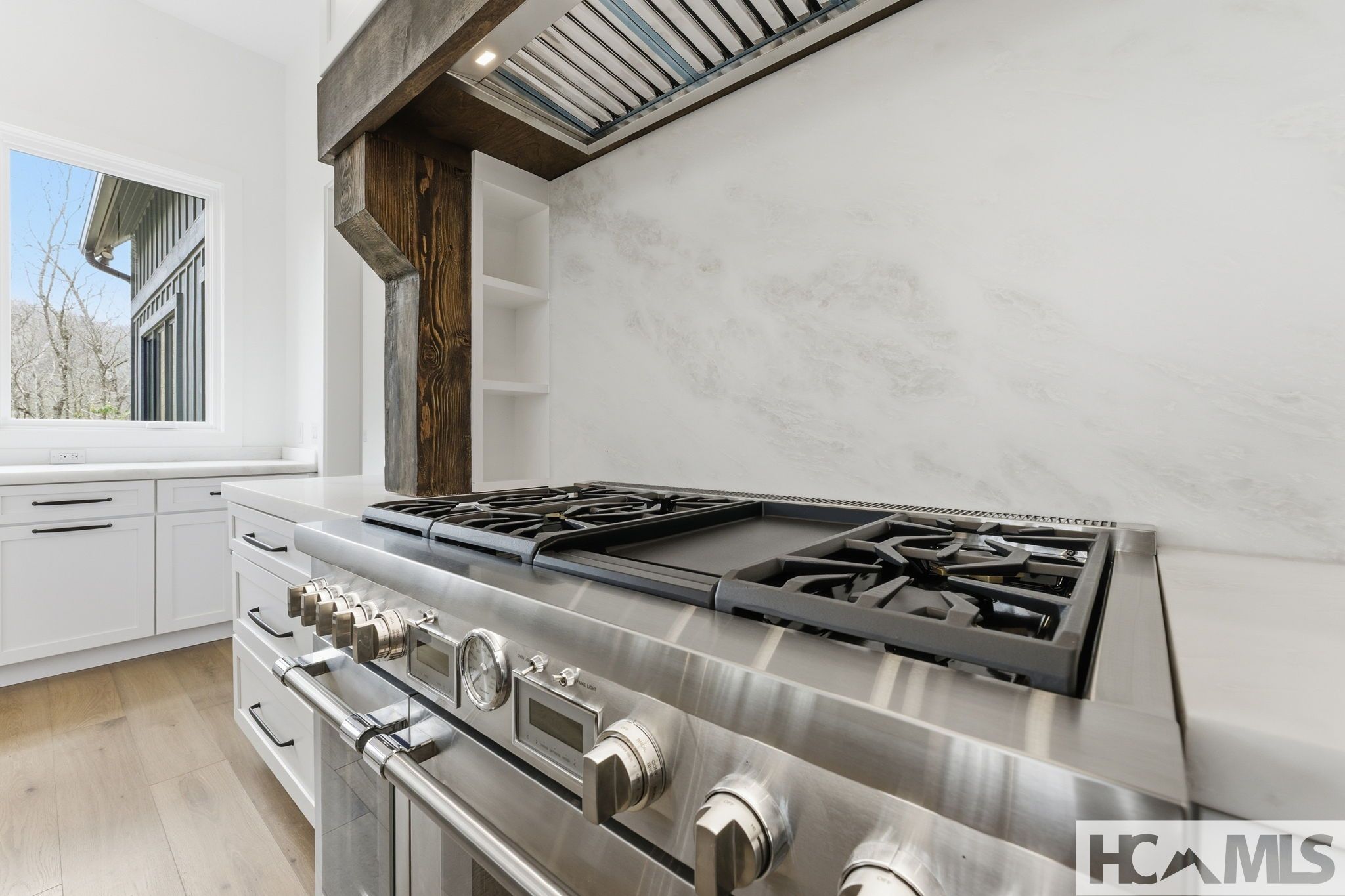 Glenville, North Carolina, 28736, United States, 3 Bedrooms Bedrooms, ,4 BathroomsBathrooms,Residential,Active,2031760