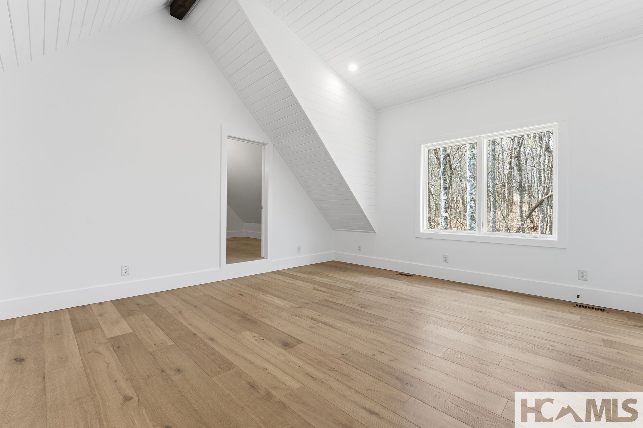 Glenville, North Carolina, 28736, United States, 3 Bedrooms Bedrooms, ,4 BathroomsBathrooms,Residential,Active,2031760