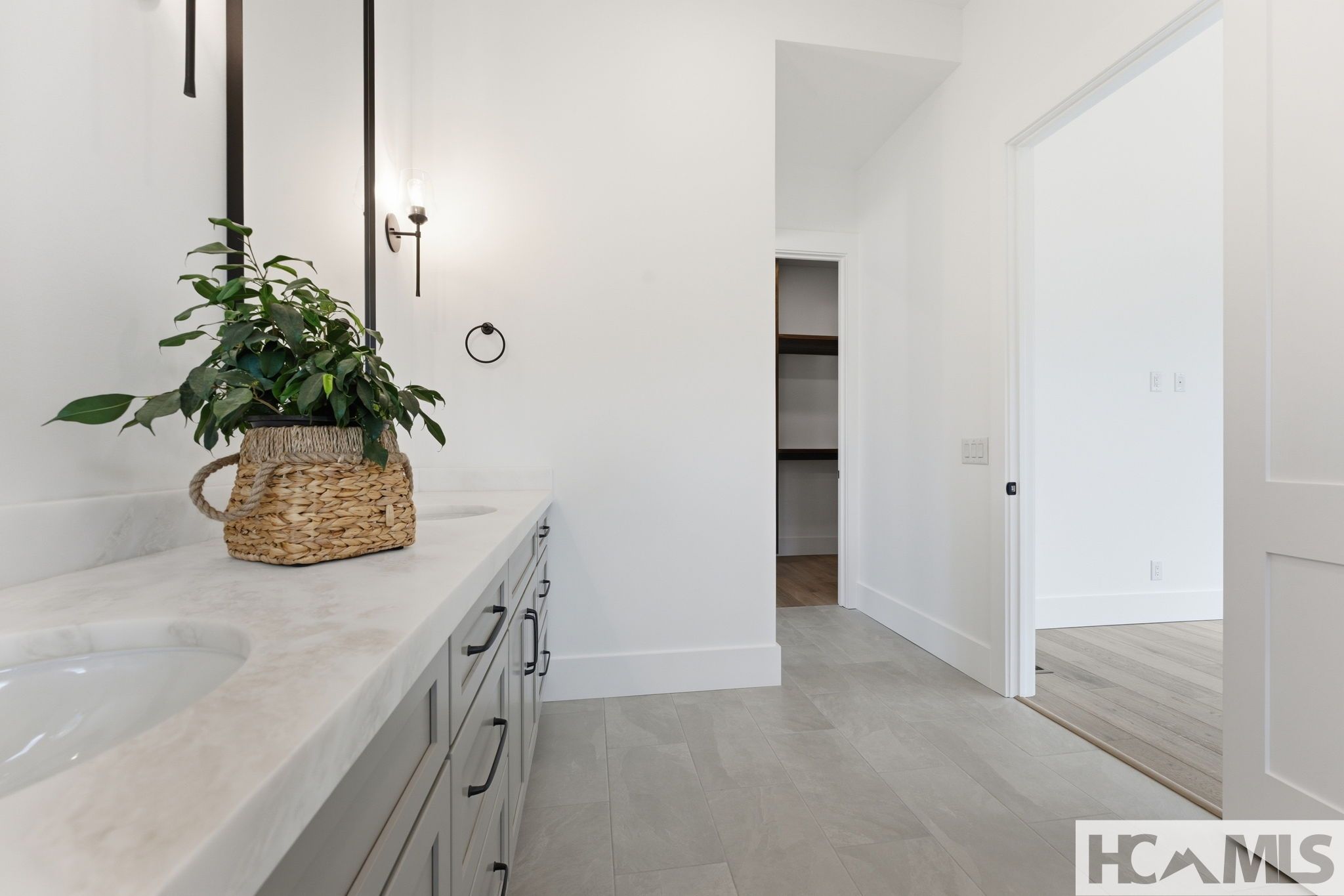 Glenville, North Carolina, 28736, United States, 3 Bedrooms Bedrooms, ,4 BathroomsBathrooms,Residential,Active,2031760