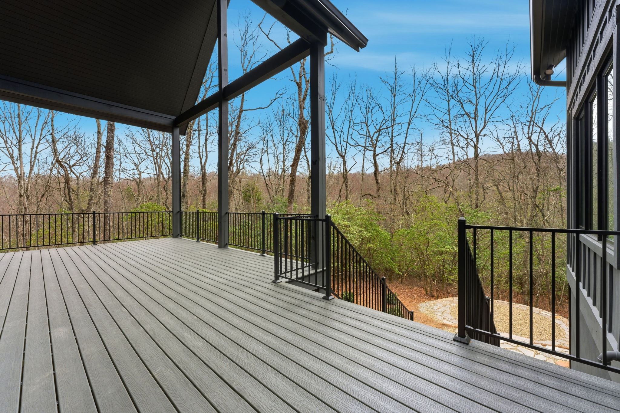 Glenville, North Carolina, 28736, United States, 3 Bedrooms Bedrooms, ,4 BathroomsBathrooms,Residential,Active,2031760