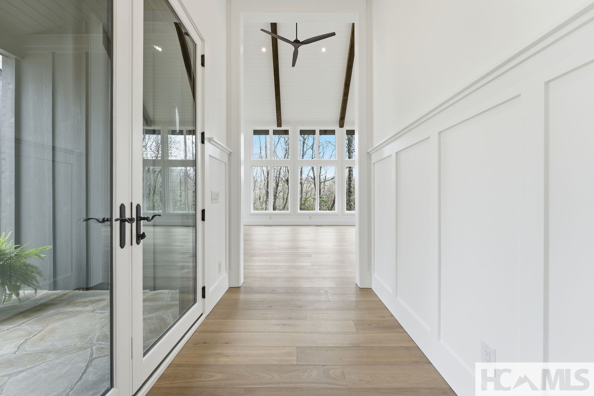 Glenville, North Carolina, 28736, United States, 3 Bedrooms Bedrooms, ,4 BathroomsBathrooms,Residential,Active,2031760