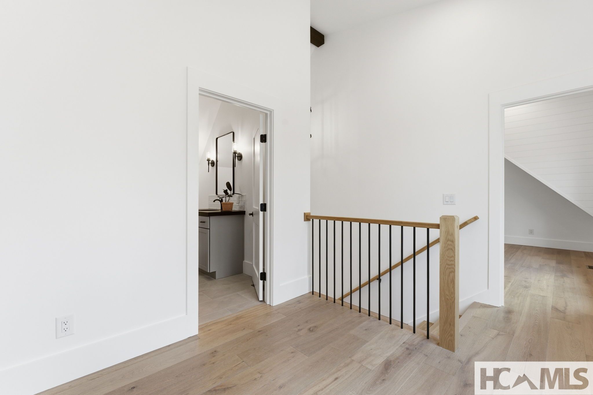 Glenville, North Carolina, 28736, United States, 3 Bedrooms Bedrooms, ,4 BathroomsBathrooms,Residential,Active,2031760