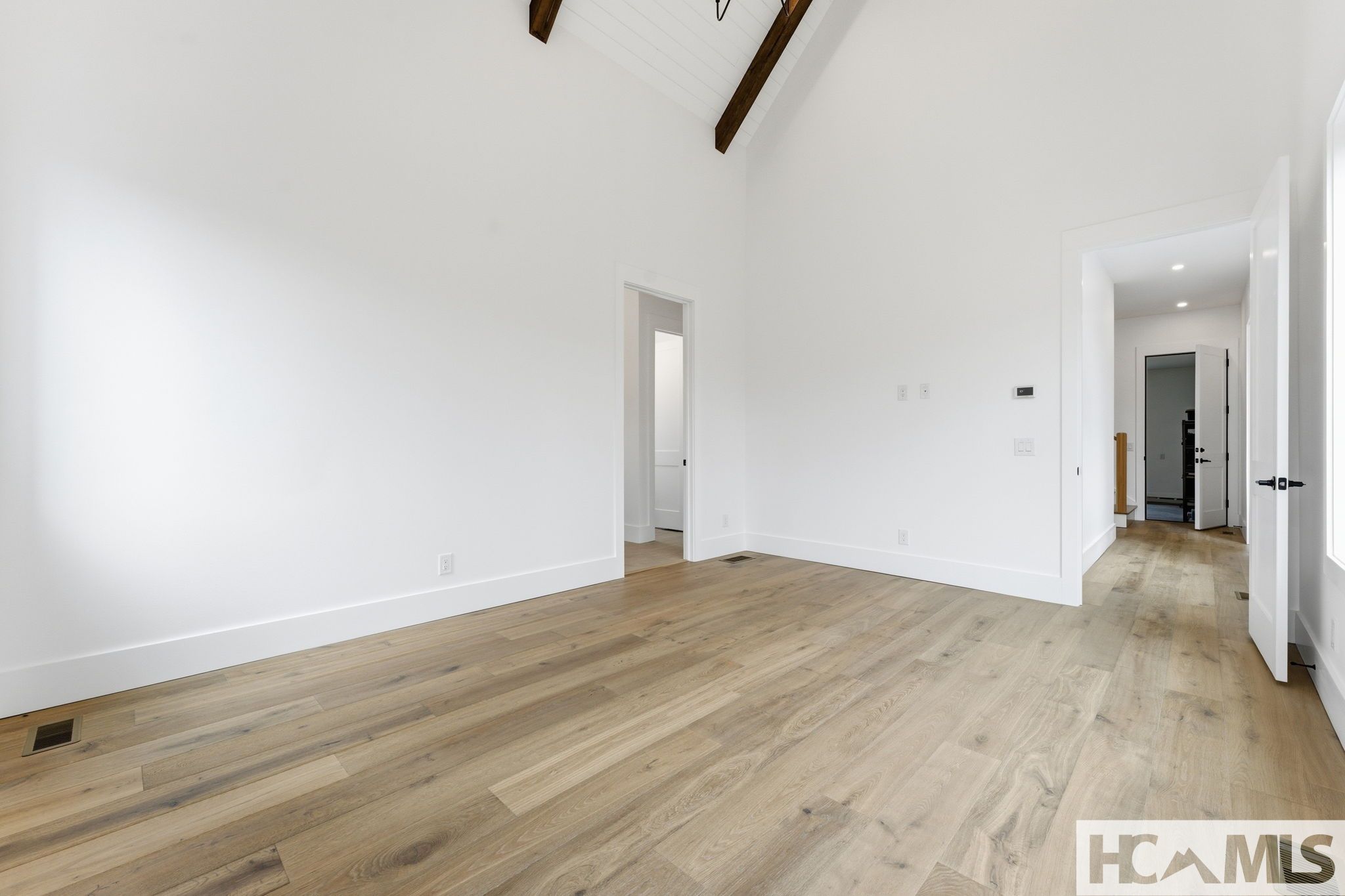 Glenville, North Carolina, 28736, United States, 3 Bedrooms Bedrooms, ,4 BathroomsBathrooms,Residential,Active,2031760