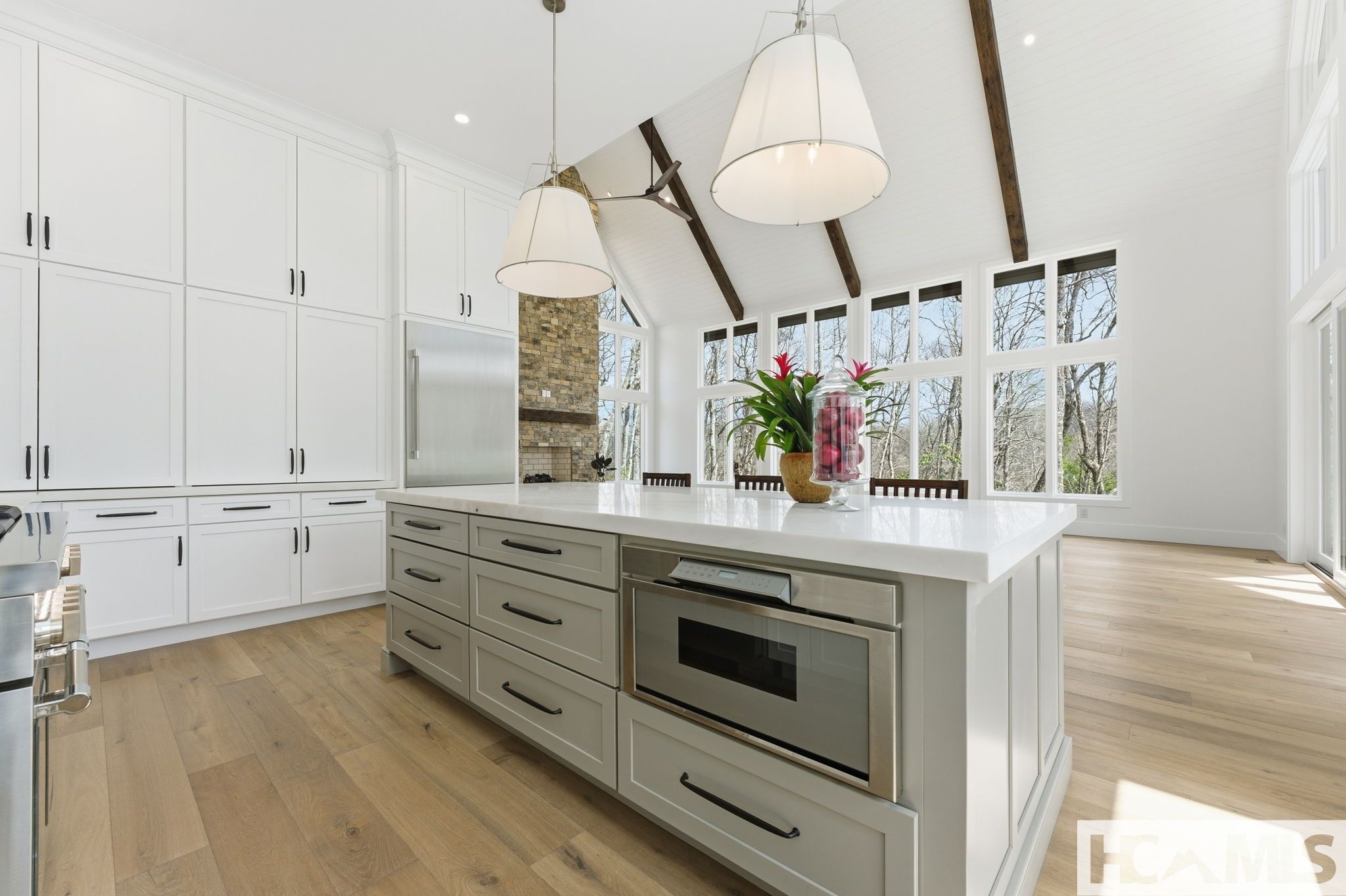 Glenville, North Carolina, 28736, United States, 3 Bedrooms Bedrooms, ,4 BathroomsBathrooms,Residential,Active,2031760