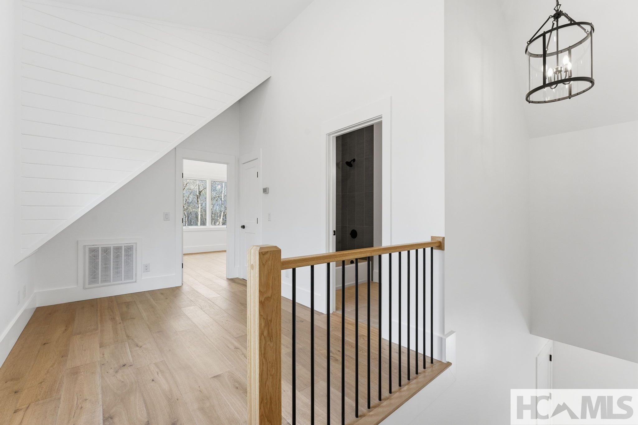 Glenville, North Carolina, 28736, United States, 3 Bedrooms Bedrooms, ,4 BathroomsBathrooms,Residential,Active,2031760