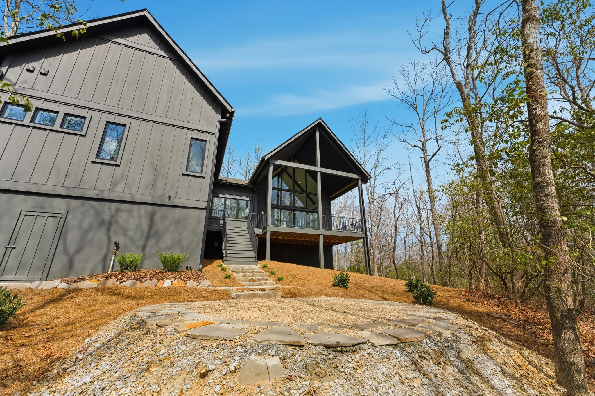 Glenville, North Carolina, 28736, United States, 3 Bedrooms Bedrooms, ,4 BathroomsBathrooms,Residential,Active,2031760