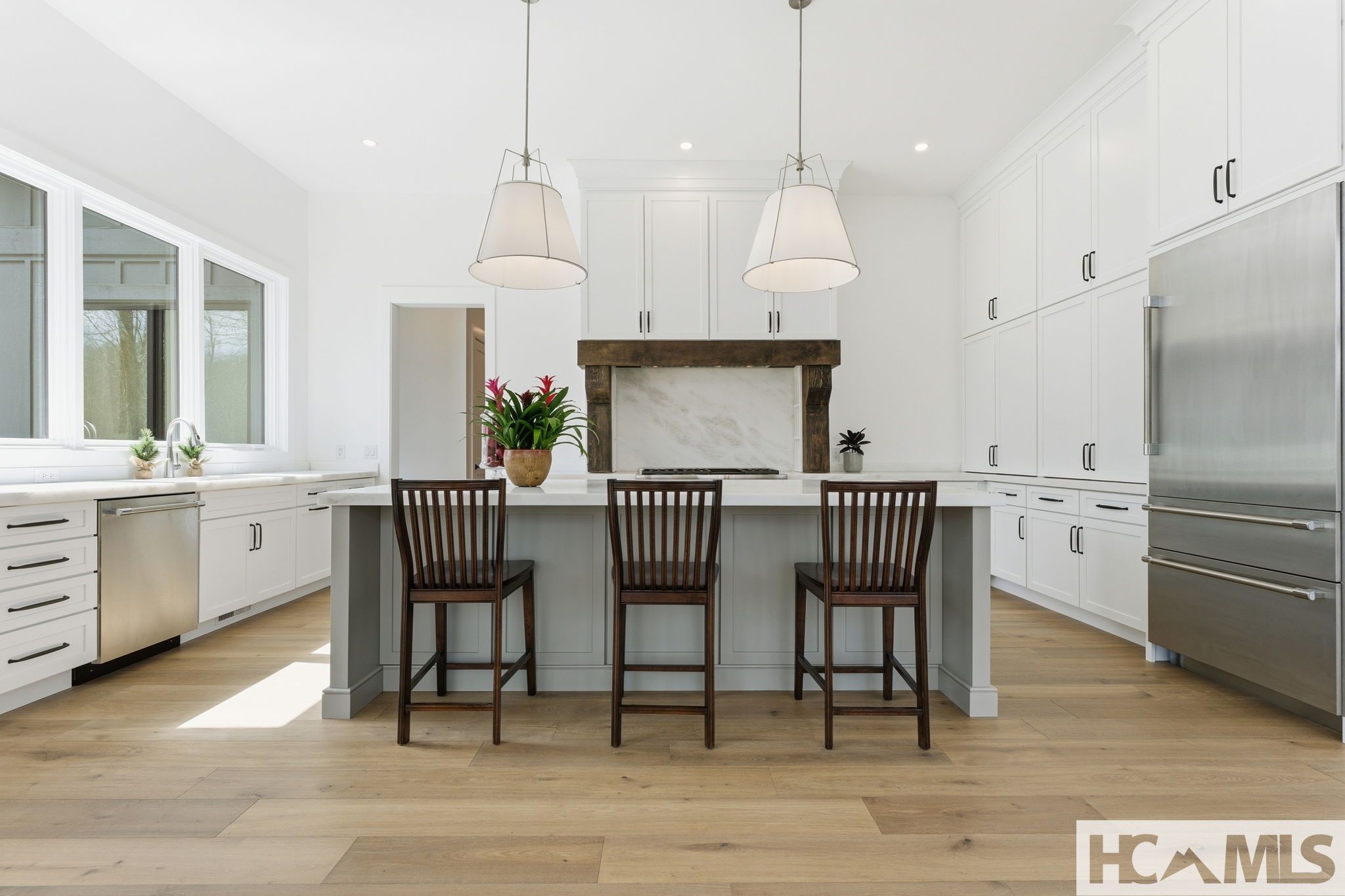 Glenville, North Carolina, 28736, United States, 3 Bedrooms Bedrooms, ,4 BathroomsBathrooms,Residential,Active,2031760