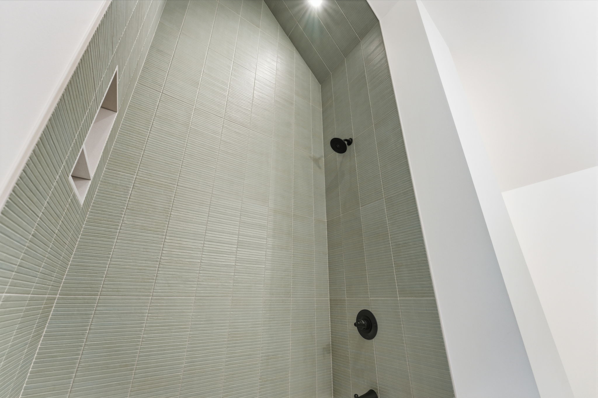 Glenville, North Carolina, 28736, United States, 3 Bedrooms Bedrooms, ,4 BathroomsBathrooms,Residential,Active,2031760