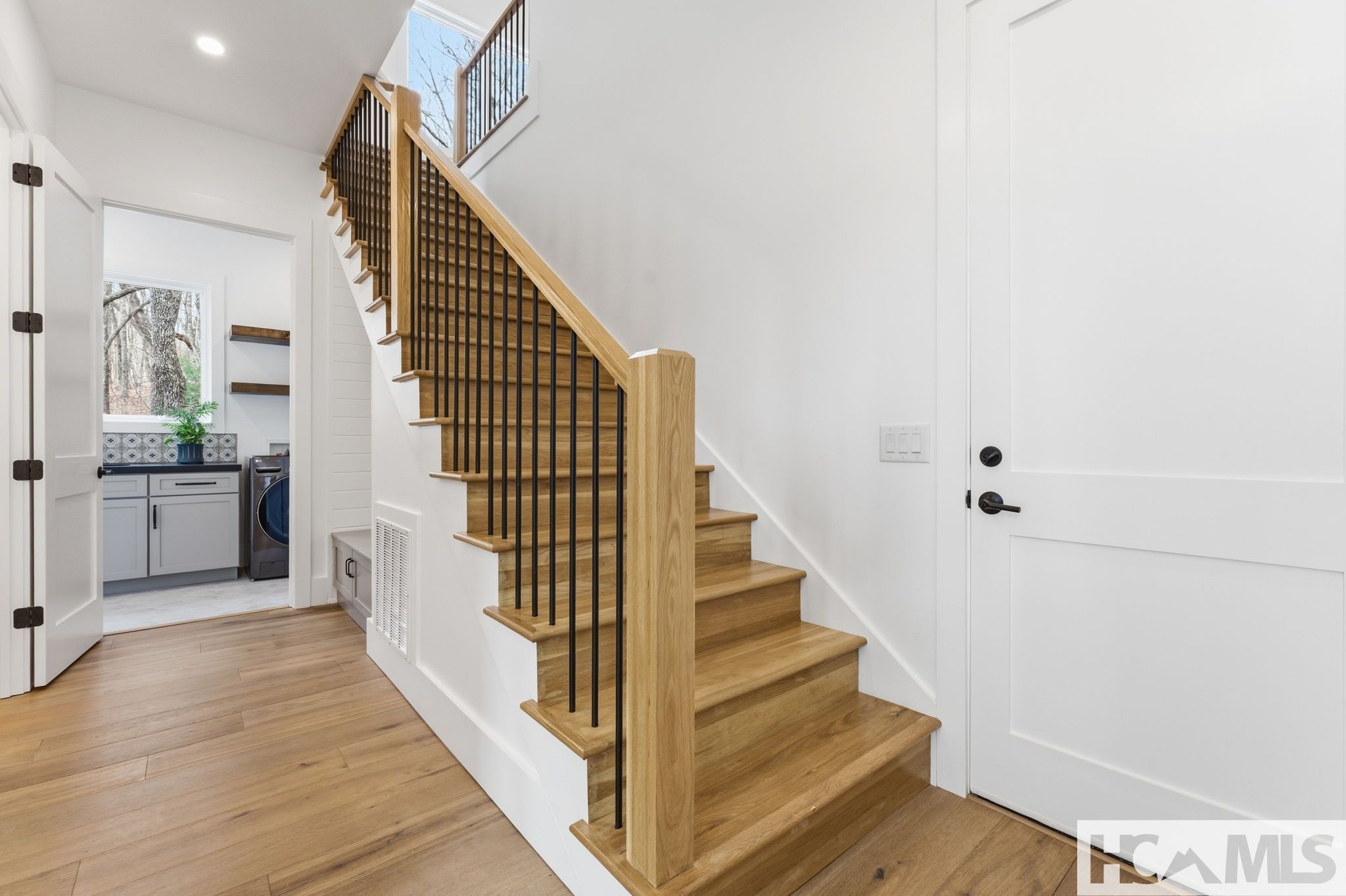 Glenville, North Carolina, 28736, United States, 3 Bedrooms Bedrooms, ,4 BathroomsBathrooms,Residential,Active,2031760