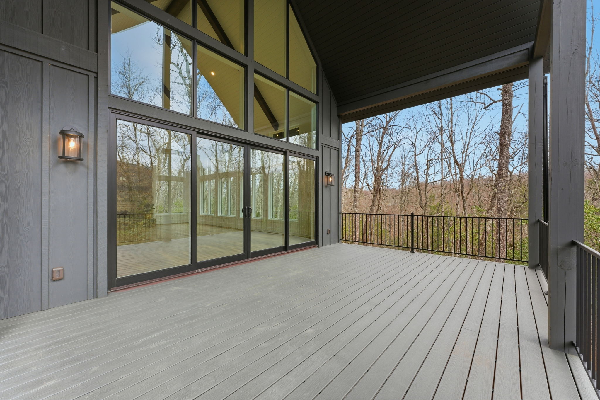 Glenville, North Carolina, 28736, United States, 3 Bedrooms Bedrooms, ,4 BathroomsBathrooms,Residential,Active,2031760