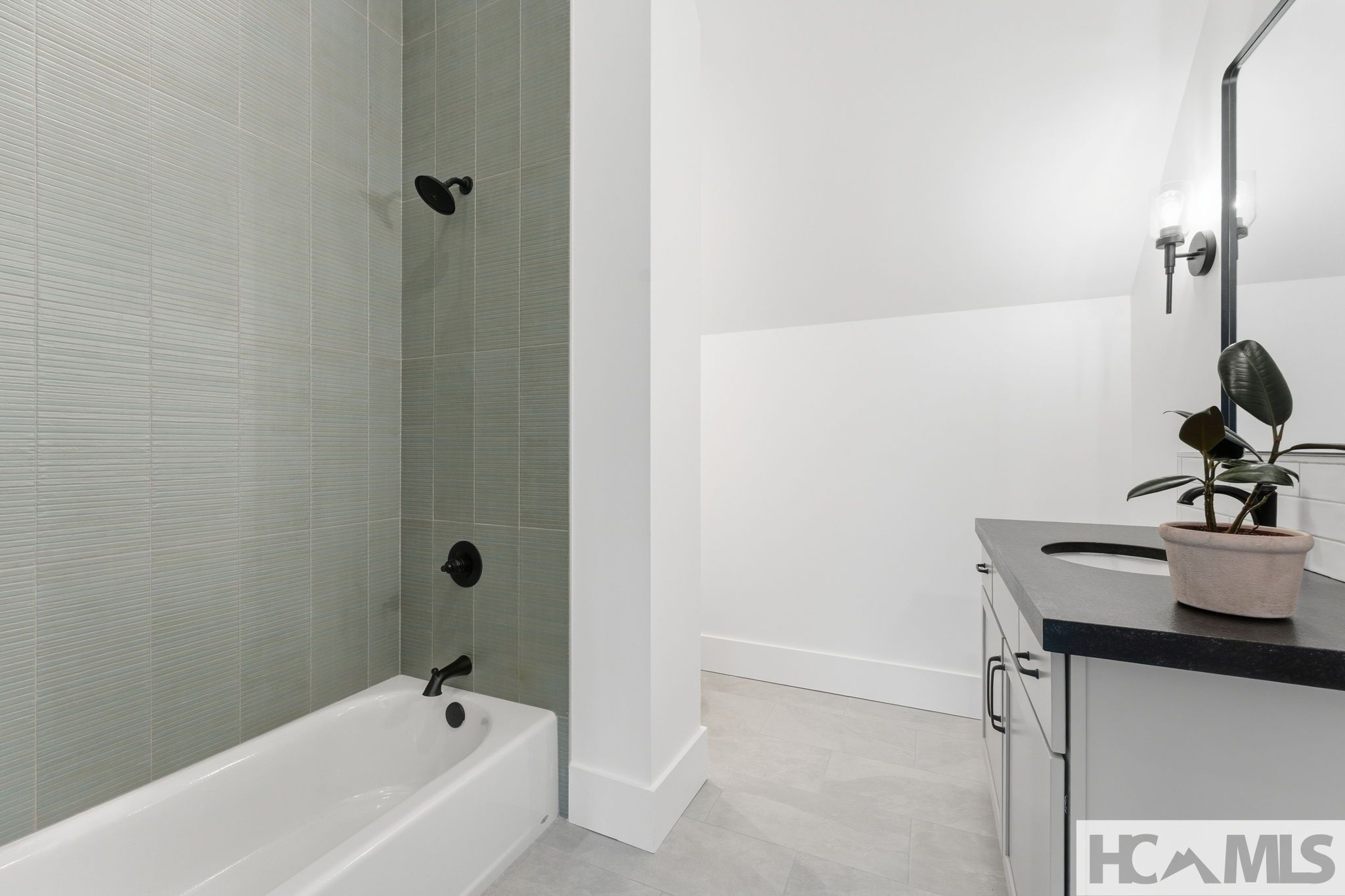 Glenville, North Carolina, 28736, United States, 3 Bedrooms Bedrooms, ,4 BathroomsBathrooms,Residential,Active,2031760