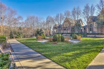 Kansas City, Missouri, 64112, United States, 3 Bedrooms Bedrooms, ,3 BathroomsBathrooms,Residential,Active,1922740