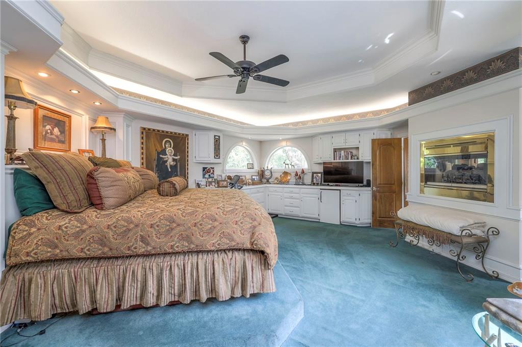 Kansas City, Missouri, 64114, United States, 5 Bedrooms Bedrooms, ,9 BathroomsBathrooms,Residential,Active,1929676