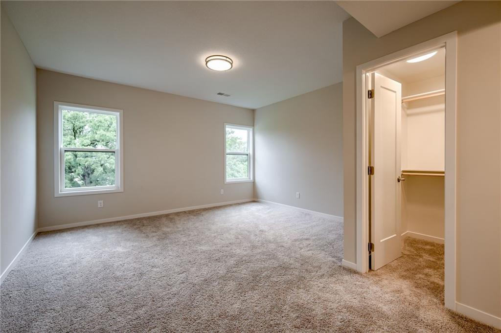 Riverside, Missouri, 64150, United States, 5 Bedrooms Bedrooms, ,4 BathroomsBathrooms,Residential,Active,1702789