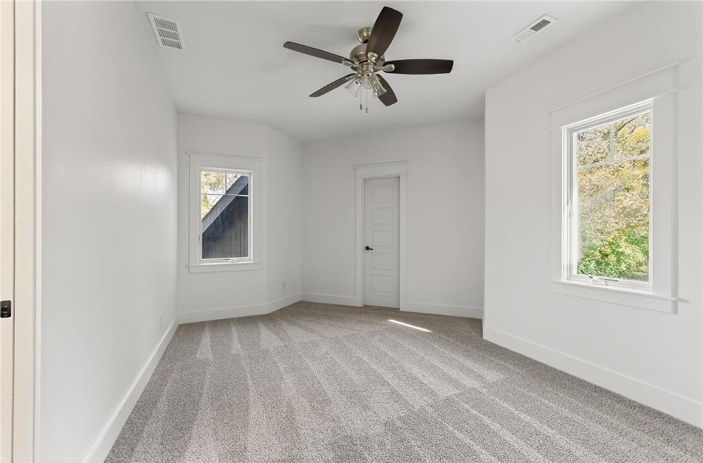 Parkville, Missouri, 64152, United States, 4 Bedrooms Bedrooms, ,5 BathroomsBathrooms,Residential,Active,1987258