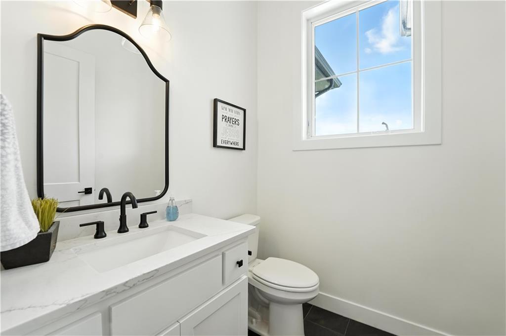 Liberty, Missouri, 64068, United States, 6 Bedrooms Bedrooms, ,5 BathroomsBathrooms,Residential,Active,1922515