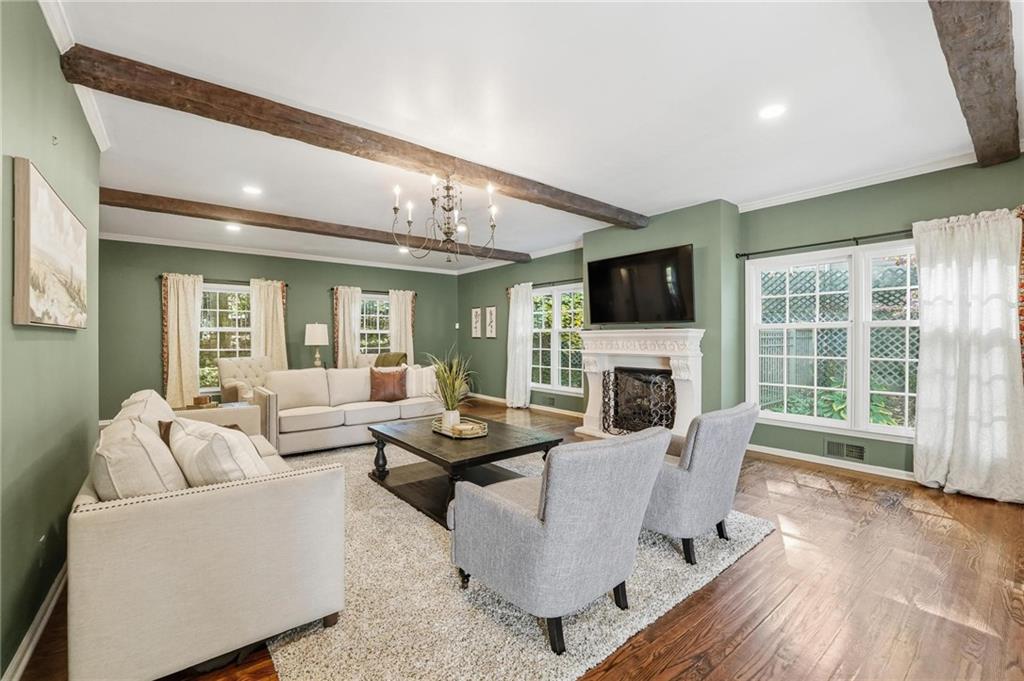 Kansas City, Missouri, 64113, United States, 3 Bedrooms Bedrooms, ,3 BathroomsBathrooms,Residential,Active,1987240