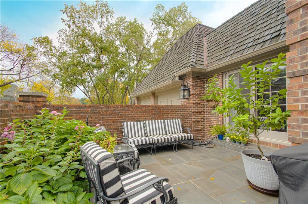 Prairie Village, Kansas, 66208, United States, 4 Bedrooms Bedrooms, ,4 BathroomsBathrooms,Residential,Active,1944109