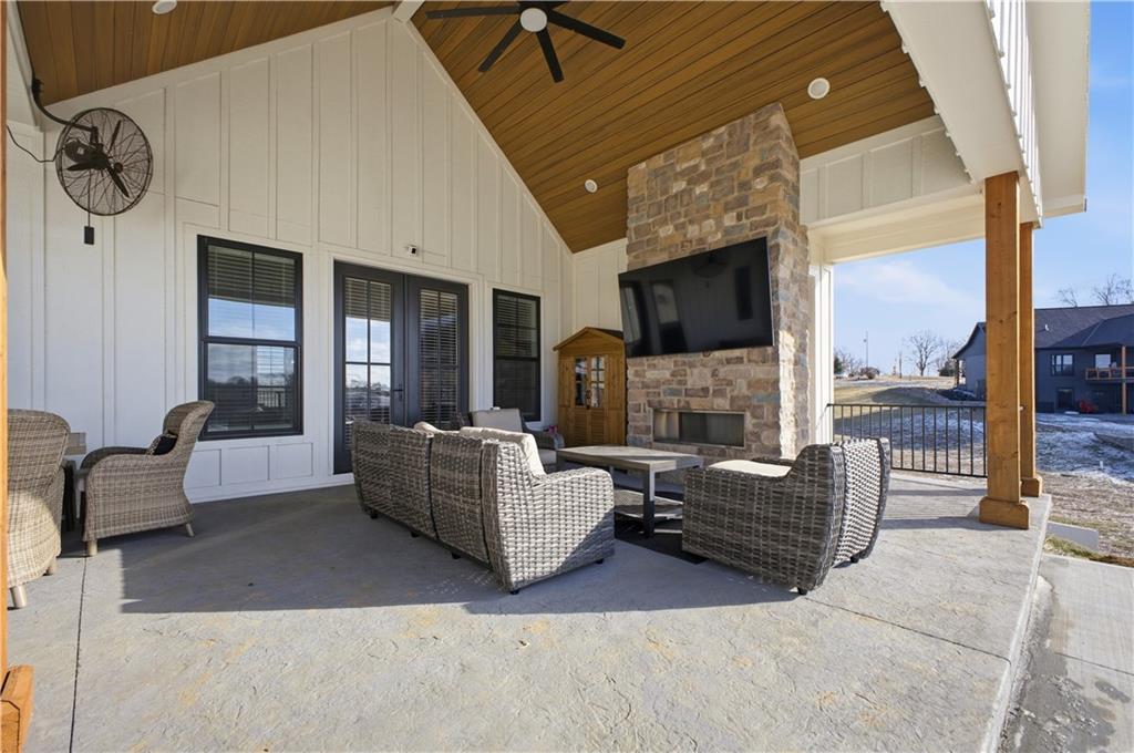 St Joseph, Missouri, 64507, United States, 5 Bedrooms Bedrooms, ,5 BathroomsBathrooms,Residential,Active,2007340