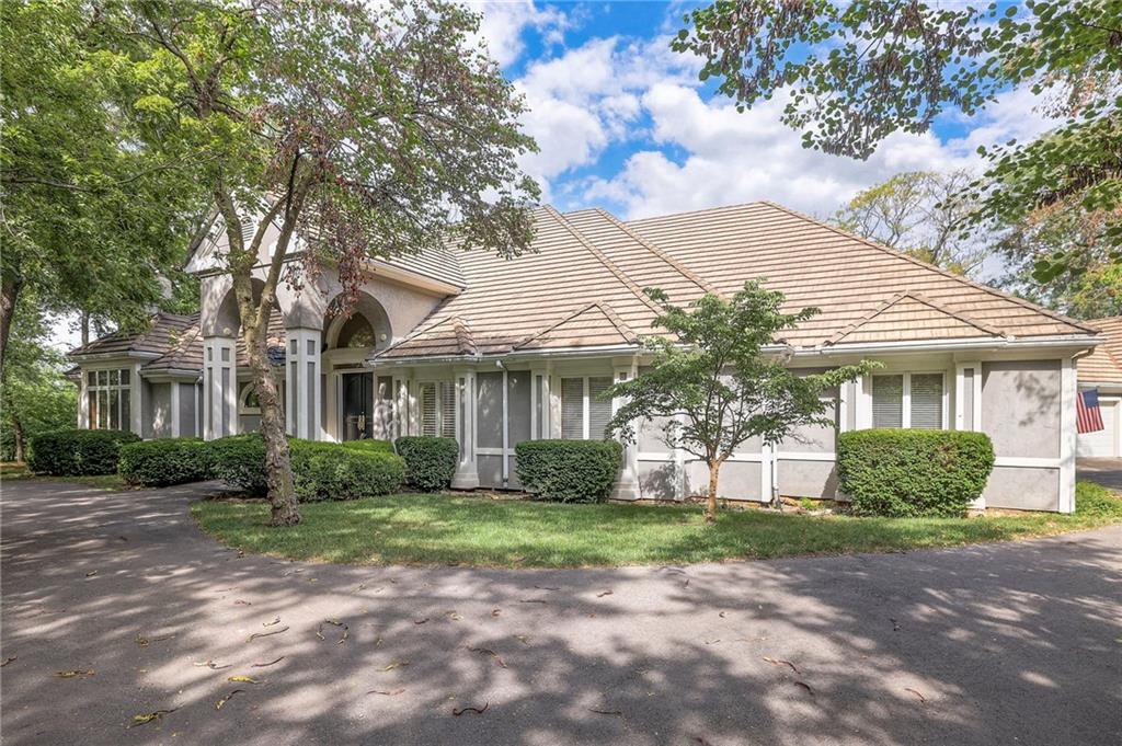 Kansas City, Missouri, 64114, United States, 5 Bedrooms Bedrooms, ,9 BathroomsBathrooms,Residential,Active,1929676