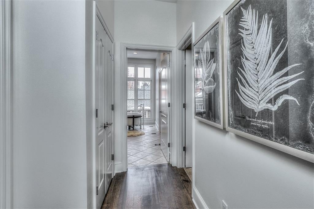 Kansas City, Missouri, 64112, United States, 3 Bedrooms Bedrooms, ,3 BathroomsBathrooms,Residential,Active,1922740