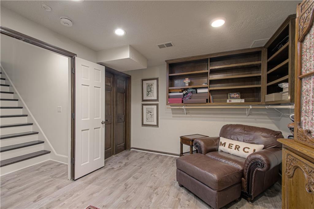 Prairie Village, Kansas, 66208, United States, 4 Bedrooms Bedrooms, ,4 BathroomsBathrooms,Residential,Active,1944109