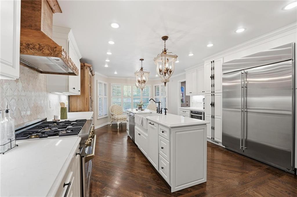 Kansas City, Missouri, 64113, United States, 3 Bedrooms Bedrooms, ,3 BathroomsBathrooms,Residential,Active,1987240