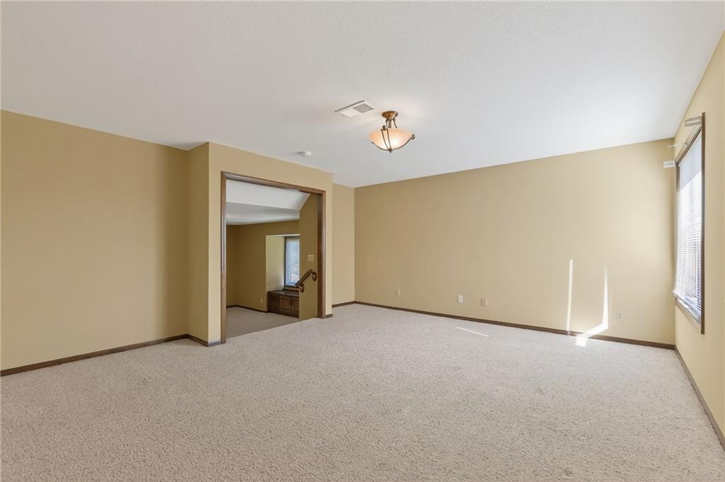 Liberty, Missouri, 64068, United States, 4 Bedrooms Bedrooms, ,7 BathroomsBathrooms,Residential,Active,1987271