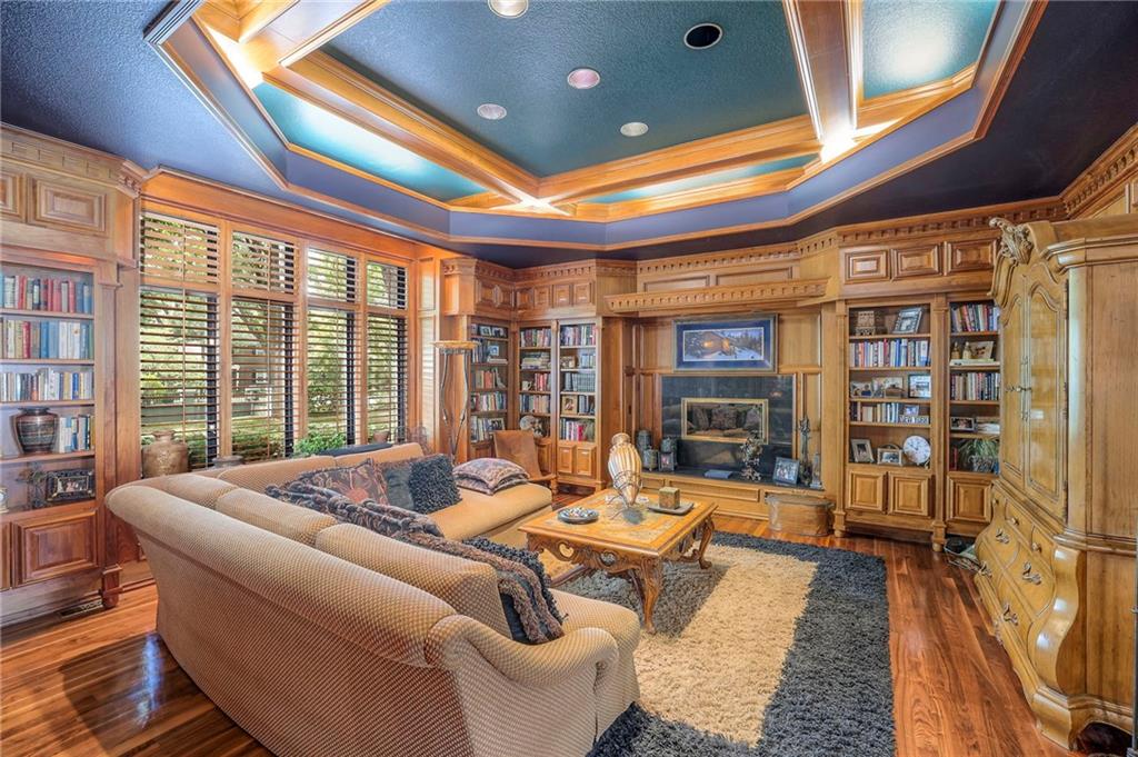 Kansas City, Missouri, 64114, United States, 5 Bedrooms Bedrooms, ,9 BathroomsBathrooms,Residential,Active,1929676