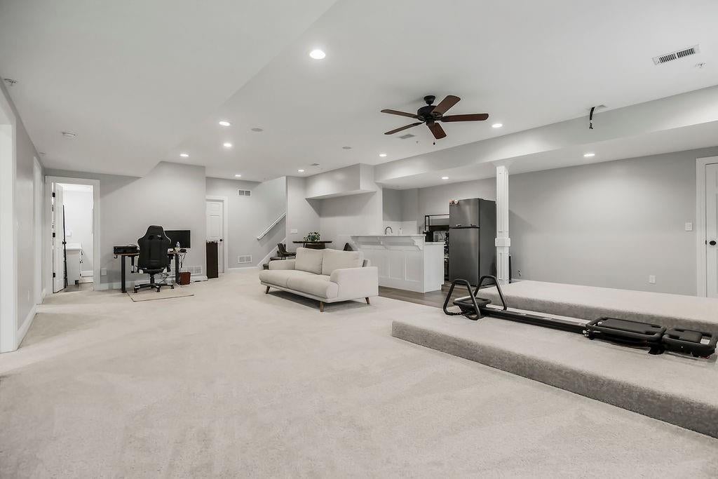 Grandview, Missouri, 64030, United States, 8 Bedrooms Bedrooms, ,5 BathroomsBathrooms,Residential,Active,1892623