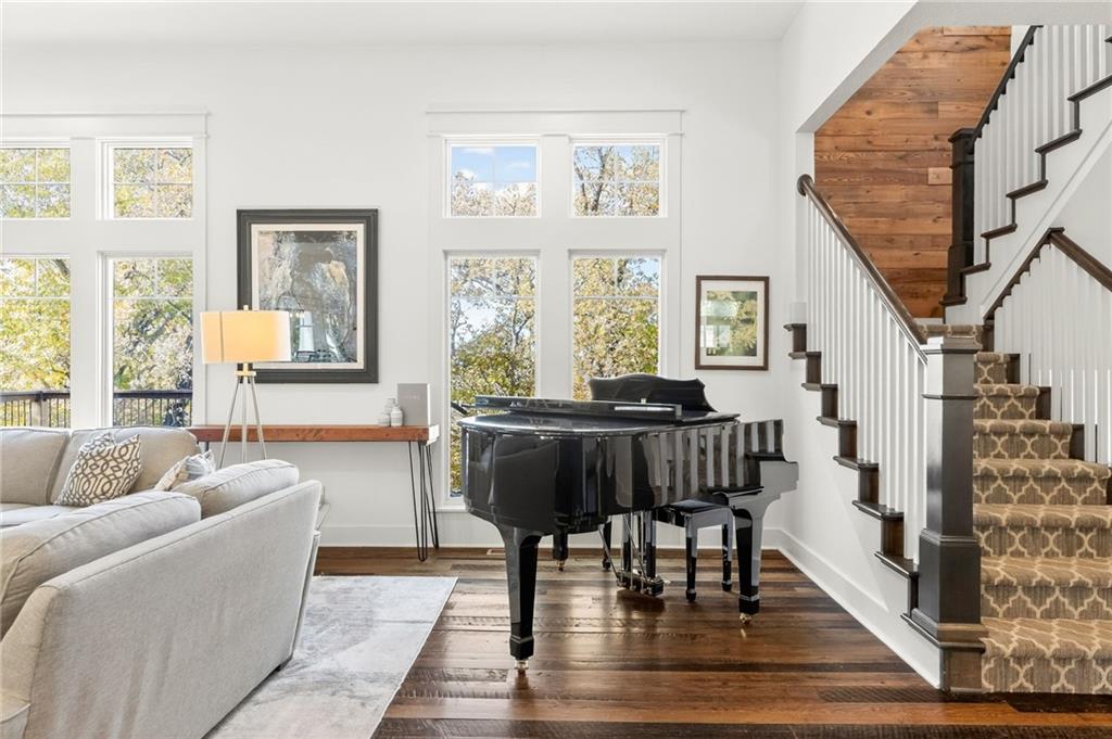 Parkville, Missouri, 64152, United States, 4 Bedrooms Bedrooms, ,5 BathroomsBathrooms,Residential,Active,1987258