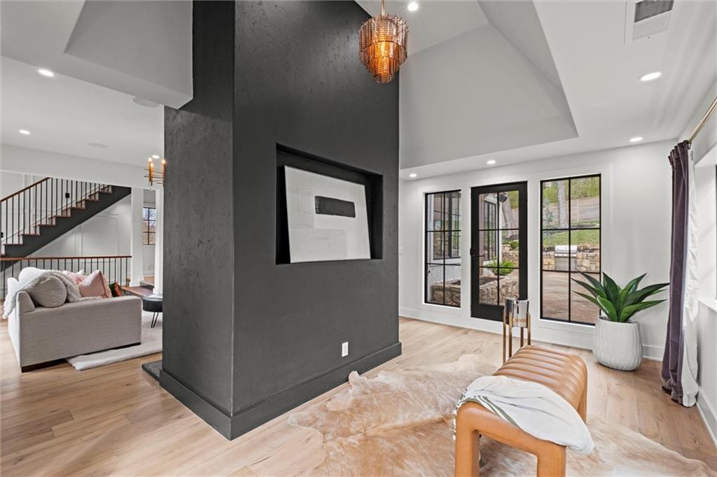 Kansas City, Missouri, 64112, United States, 4 Bedrooms Bedrooms, ,4 BathroomsBathrooms,Residential,Active,1748721