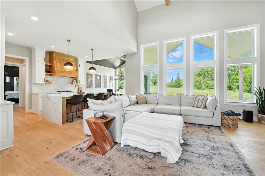 Liberty, Missouri, 64068, United States, 6 Bedrooms Bedrooms, ,5 BathroomsBathrooms,Residential,Active,1922515