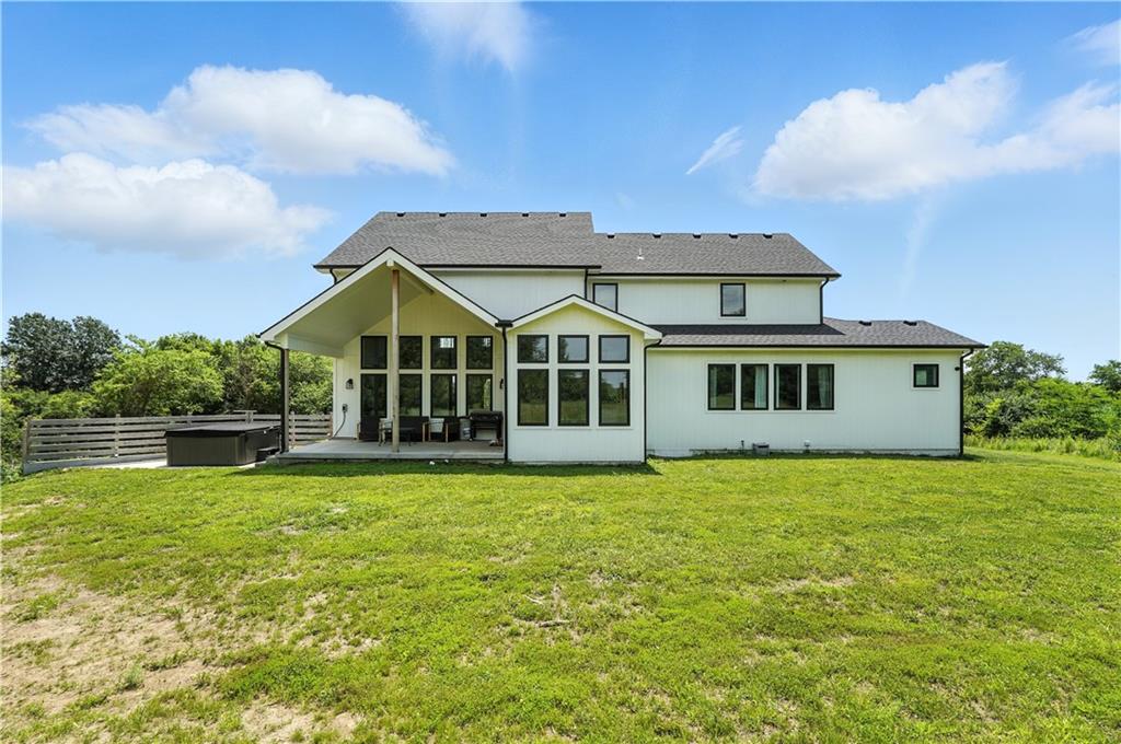 Liberty, Missouri, 64068, United States, 6 Bedrooms Bedrooms, ,5 BathroomsBathrooms,Residential,Active,1922515