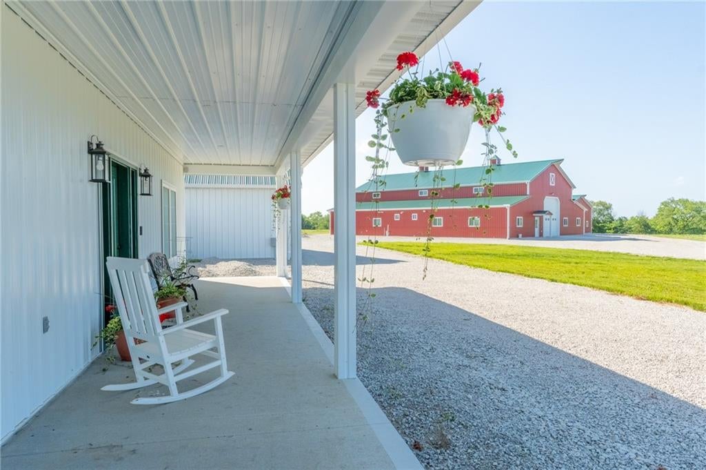 Gallatin, Missouri, 64640, United States, 5 Bedrooms Bedrooms, ,5 BathroomsBathrooms,Residential,Active,1953380