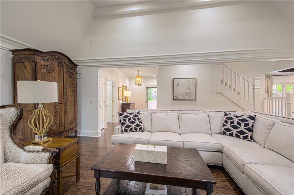 Prairie Village, Kansas, 66208, United States, 4 Bedrooms Bedrooms, ,4 BathroomsBathrooms,Residential,Active,1944109
