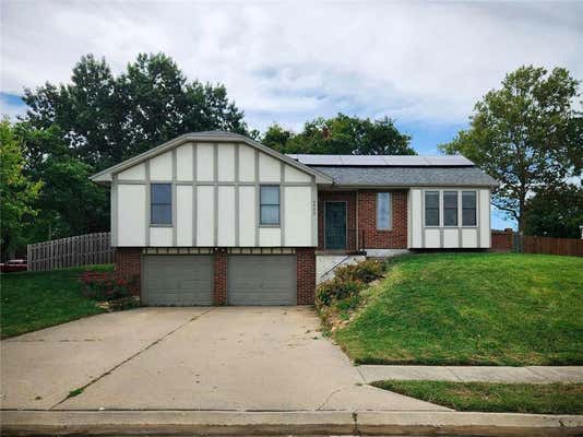 4002 E HAVERILL DR, SAINT JOSEPH, MO 64506 - Image 1