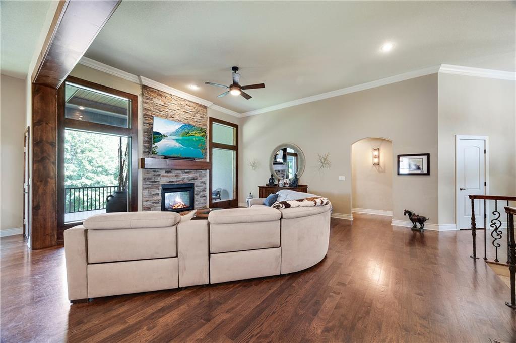 Loch Lloyd, Missouri, 64012, United States, 3 Bedrooms Bedrooms, ,4 BathroomsBathrooms,Residential,Active,1929453